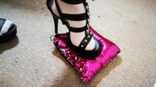 Crush your pink pillow bitch! New heels! X