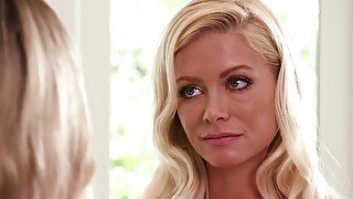 Pussy play with lesbian ladies who feel pretty orgasmic