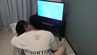 【彼女との何気ないおうちデート映像】 彼女とおうちデートした時に一緒にテレビをだらだらみてたら、彼女と無性にシたくなってそのまま…