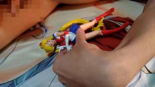 セーラームーンのフィギュアにぶっかけ顔射オナニー【キモオタクの喘ぎ声あり】