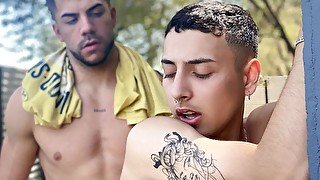 Hunk Taxi Driver Fer Froma Breeds Cute Latino Uriel Simon In The Middle Of A Park - Dick Rides