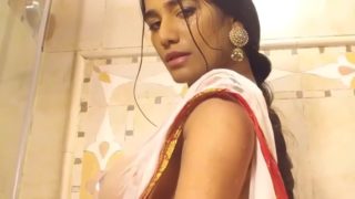 Indian saree solo dance