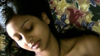 Amateur indian cutie solo masturbation show