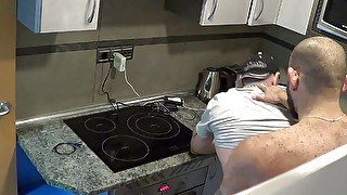 HWebcam older guy fucked bareback in the kitchen