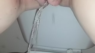 Mia Juggs CLose Up Pissing, Minute Lone Pee Homemade