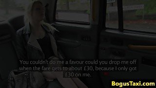 Pussylicked UK taxi sweetie jerking off cabbie