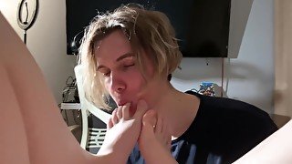 Licking Feet And Pussy Of 18 Yo While Her Parents Away