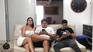 I Fuck My Boyfriends Best Friend While My Boyfriend Talks On The Phone - Porn In Spanish