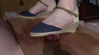 (SAMPLE) BBW BLUE WEDGES COCK CRUSH w BF CUM SHOT