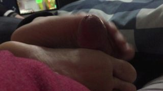 Gamer Girl Ignores You During Toejob