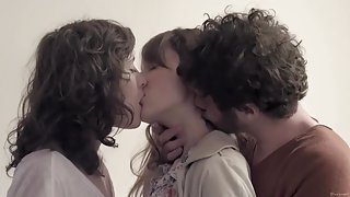 A trois on y va (2015) Anais Demoustier, Sophie Verbeeck