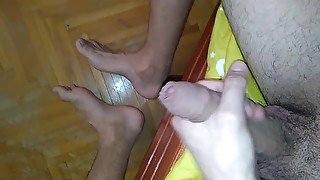 Big Dick, Sexy Male Feet and a Huge Cumshot