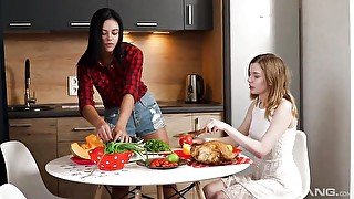 Tarre and Lana Broks are enjoying face-sitting in the kitchen