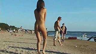 Spy nude girl picked up by voyeur cam at nude beach