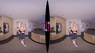 Risky Business featuring Dolly - WankitNowVR