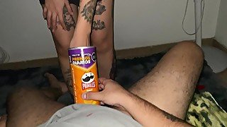 Ladrona quiere mis pringles, pero se lleva una sorpresa