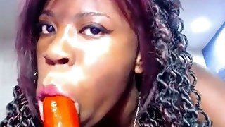 Fine ass ebony camwhore finger bang herself and uses dildo