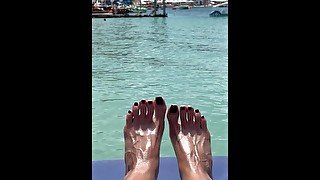 Oily feet by feet_licious