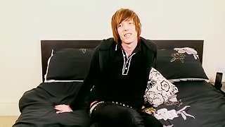 Emo dude Sean Taylor loves a little anal play in his wank