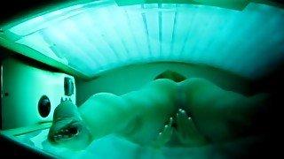 THREW PEEP HOLE CAPTURE HOT WIFE MASTURBATING WHILE TANNING