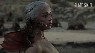 Completely naked Mother of Dragons from game Of Thrones