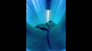 Hot wet pussy while tanning