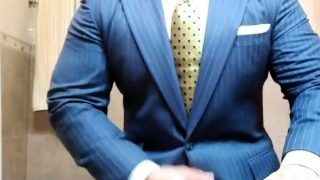 Str8 daddy jerking off in suit