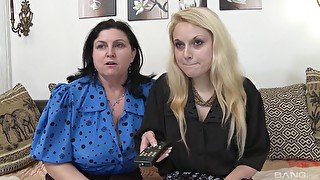 Mature slut teaches a younger blonde how to pleasure herself