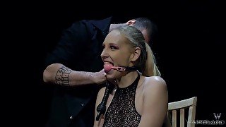 Bitch in body fishnet stockings Delirious Hunter gets her twat toyed and gives her head