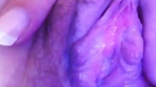 Depraved housewife fingers her pussy to orgasm in homemade solo