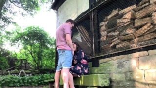 Chubby girlfriend fucked in park