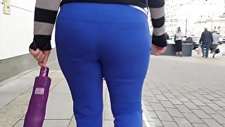 Asian woman with round ass