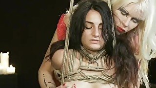 Dominatrix Suspends Cute Teen In Japanese Rope Bondage And Makes Her Cum