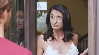 Brunette Silvia Saige gets her tight cunt eaten in the kitchen