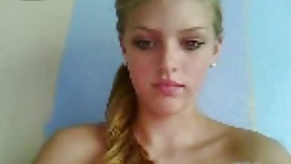 Little blonde cutie show flashes on cam