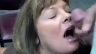 RUSSIAN AMATEUR SLUT OFFICE BLOWJOB