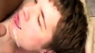 Sloppy Facial Followed By Messy Sperm Makeout!