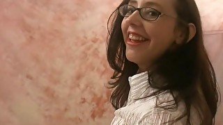 Amateur in pantyhose seduces and sucks her photographer