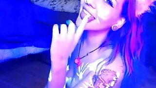 Teen with bodypaint dancing live on webcam, so awesome