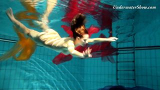 Edwige slutty teen underwater