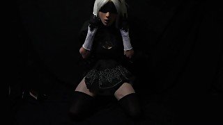 2B fingers her new sillicone pussy