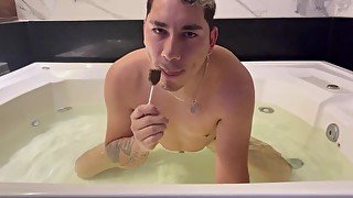 Una tarde en un jacuzzi y jugando con una paleta  El nuevo modelo sensación