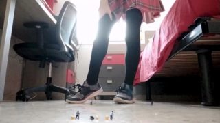 Trailer FX Colegiala encoge matones para aplastarlos y tragarlos Giantess video