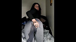 Girl Nextdoor Squirts in Leggings