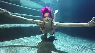 Anna Bell Peaks swimming in the pool, getting fucked and cummed on the ass