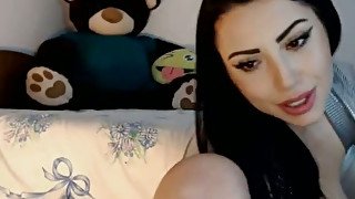 Sexy Big Girl masturbating on webcam