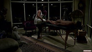 Freyja - Down Blouse During Happy Ending Massage