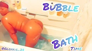 Bubble Butt Ebony (🛀Bathe Scene💦)