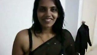 Curvy Indian babe exposes gorgeous big boobs for camera