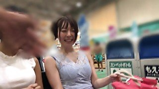 都内の某プールで巨乳女子をナンパ成功！謝礼で釣ってギャラ飲み成立即ハメ撮り